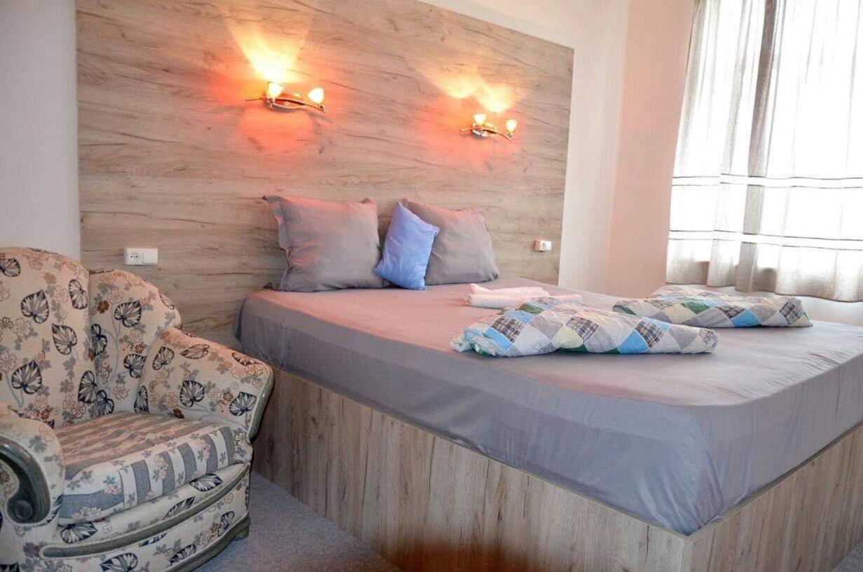Hotel David Samtredia Bagian luar foto